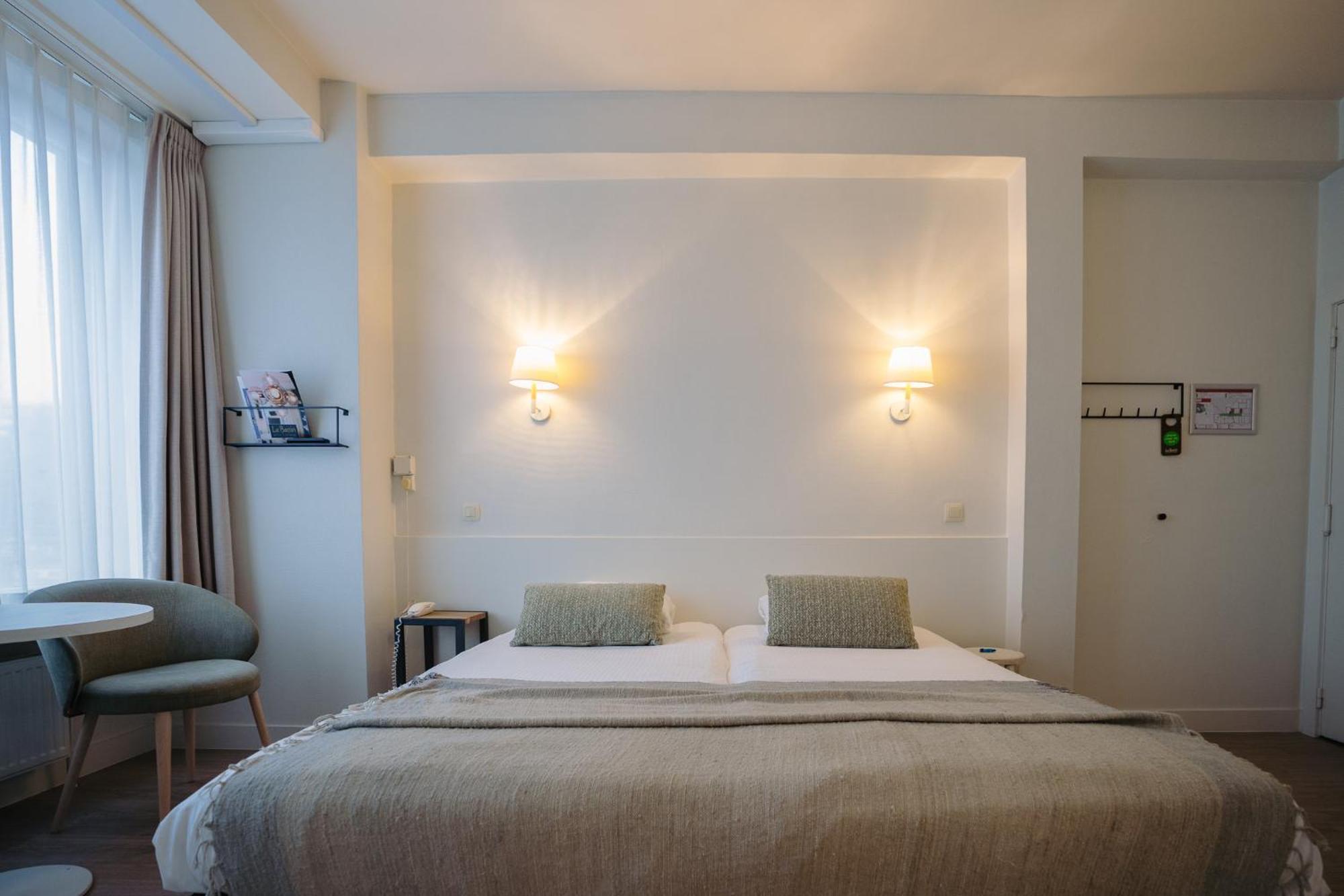 Hotel Du Bassin ออสเทนด์ ภายนอก รูปภาพ